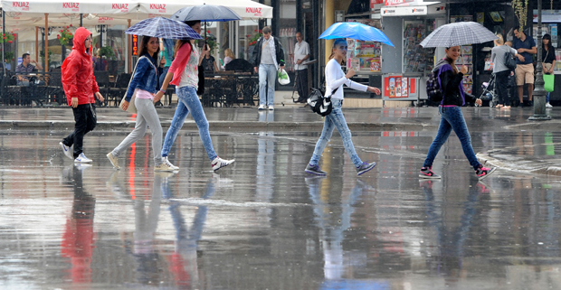 Твојој улици прети потоп! Хоће ли бити кише и поплаве? Сазнај преко мобилног телефона!